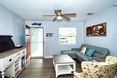 House in Hudson, Florida 2 bedrooms, 112.78 sq.m. № 2110368 - photo 13