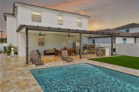 Casa en venta en Miami, Florida, 4 dormitorios, 205.59 m2 № 1818792 - foto 2