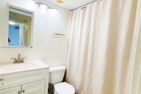 Copropriété à vendre à Tamarac, Floride: 2 chambres, 117.99 m2 № 2034848 - photo 14