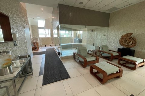 Купить кондоминиум в Майами, Флорида 2 спальни, 102.1м2, № 2173696 - фото 10