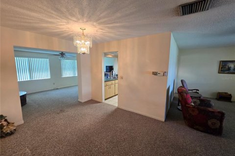 Casa en venta en Pinellas Park, Florida, 2 dormitorios, 147.44 m2 № 1823975 - foto 10