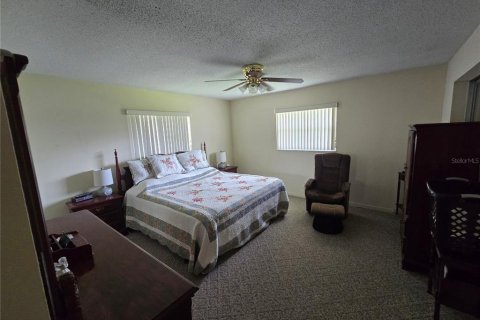 Casa en venta en Pinellas Park, Florida, 2 dormitorios, 147.44 m2 № 1823975 - foto 18