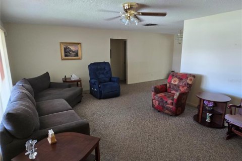 Casa en venta en Pinellas Park, Florida, 2 dormitorios, 147.44 m2 № 1823975 - foto 4