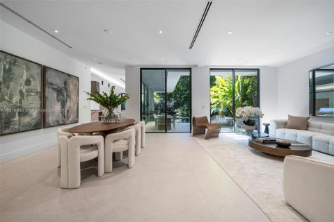 Купить виллу или дом в Майами, Флорида 5 спален, 386.57м2, № 1972139 - фото 6