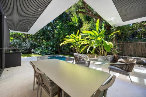 Купить виллу или дом в Майами, Флорида 5 спален, 386.57м2, № 1972139 - фото 25