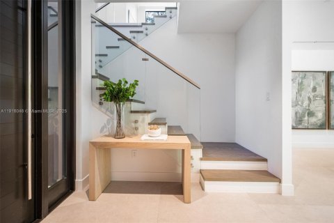 Купить виллу или дом в Майами, Флорида 5 спален, 386.57м2, № 1972139 - фото 4