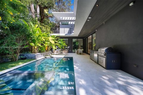 Купить виллу или дом в Майами, Флорида 5 спален, 386.57м2, № 1972139 - фото 26