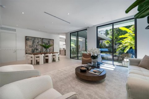 Купить виллу или дом в Майами, Флорида 5 спален, 386.57м2, № 1972139 - фото 9