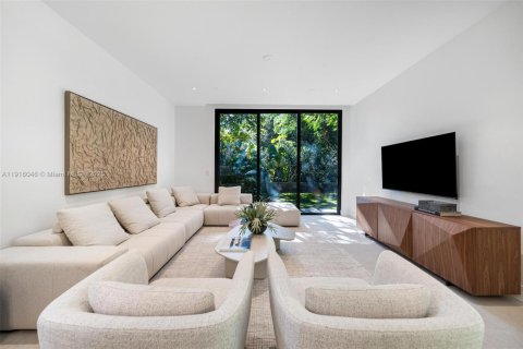 Купить виллу или дом в Майами, Флорида 5 спален, 386.57м2, № 1972139 - фото 18