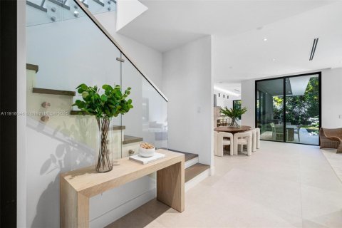 Купить виллу или дом в Майами, Флорида 5 спален, 386.57м2, № 1972139 - фото 29