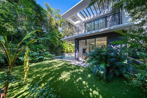 Купить виллу или дом в Майами, Флорида 5 спален, 386.57м2, № 1972139 - фото 28