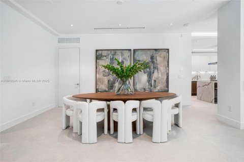 Купить виллу или дом в Майами, Флорида 5 спален, 386.57м2, № 1972139 - фото 8