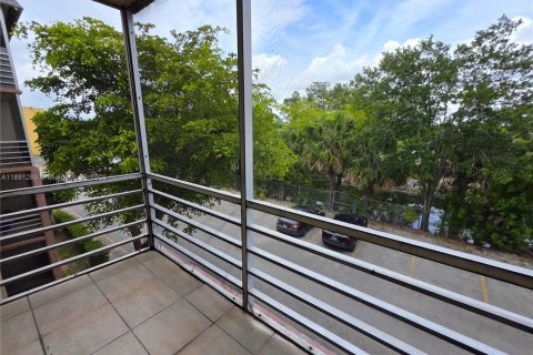 Condominio en venta en Lauderhill, Florida, 1 dormitorio, 68.28 m2 № 1990433 - foto 4