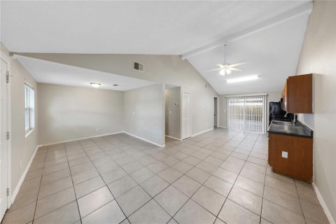 House in Tampa, Florida 2 bedrooms, 88.91 sq.m. № 1813033 - photo 5