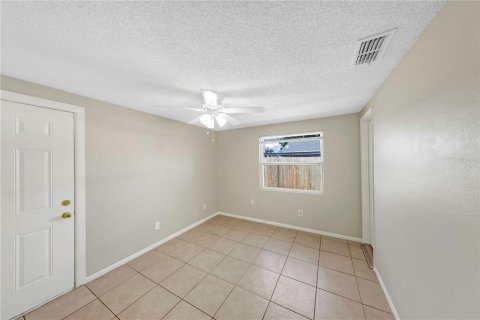 House in Tampa, Florida 2 bedrooms, 88.91 sq.m. № 1813033 - photo 11