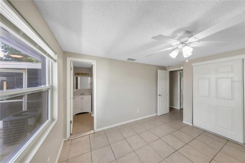 House in Tampa, Florida 2 bedrooms, 88.91 sq.m. № 1813033 - photo 12
