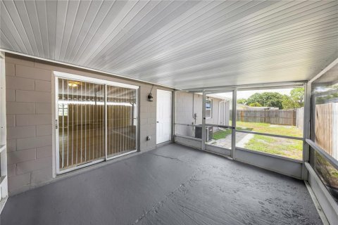House in Tampa, Florida 2 bedrooms, 88.91 sq.m. № 1813033 - photo 19