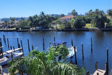Condo in Delray Beach, Florida, 2 bedrooms  № 1865431 - photo 30