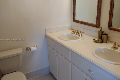 Condo in Delray Beach, Florida, 2 bedrooms  № 1865431 - photo 15