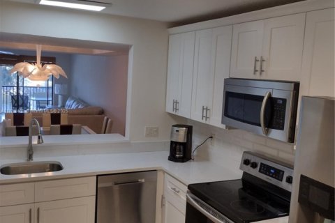 Condo in Delray Beach, Florida, 2 bedrooms  № 1865431 - photo 7