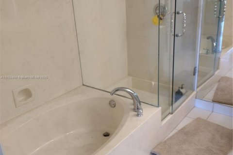 Condo in Delray Beach, Florida, 2 bedrooms  № 1865431 - photo 12