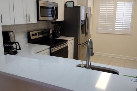 Condo in Delray Beach, Florida, 2 bedrooms  № 1865431 - photo 6
