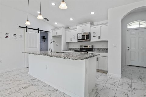 Casa en venta en Kissimmee, Florida, 4 dormitorios, 162.58 m2 № 2237807 - foto 3