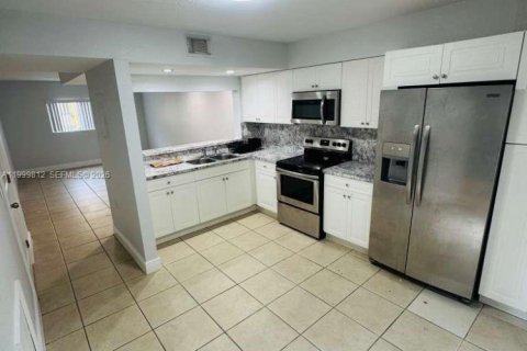 Copropriété à vendre à Miami, Floride: 3 chambres, 123.1 m2 № 2189334 - photo 6