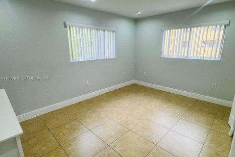 Copropriété à vendre à Miami, Floride: 3 chambres, 123.1 m2 № 2189334 - photo 20