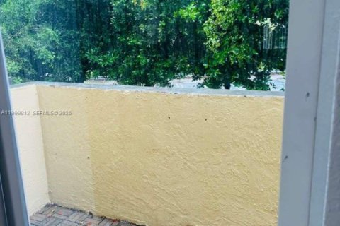 Copropriété à vendre à Miami, Floride: 3 chambres, 123.1 m2 № 2189334 - photo 10