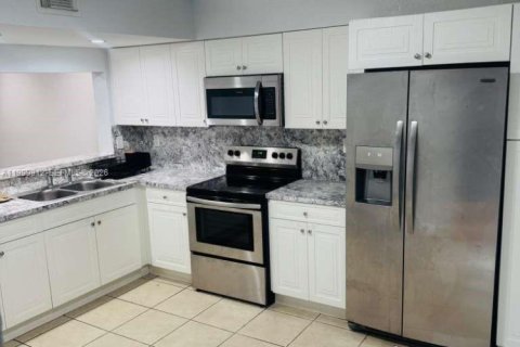 Copropriété à vendre à Miami, Floride: 3 chambres, 123.1 m2 № 2189334 - photo 7