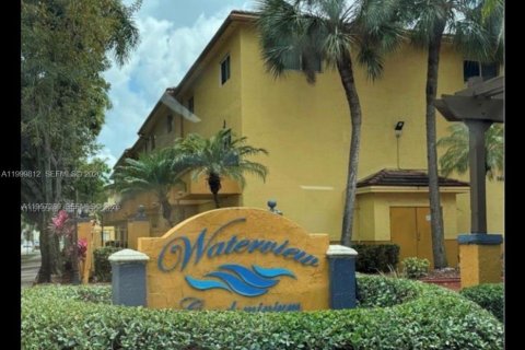 Condo à Miami, Floride, 3 chambres  № 2189334