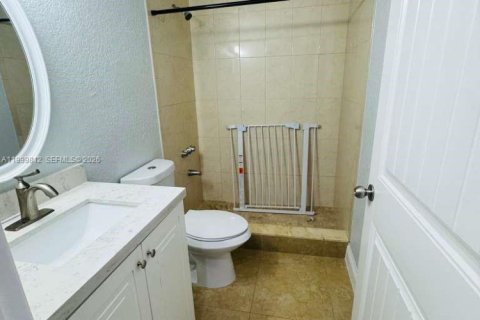 Copropriété à vendre à Miami, Floride: 3 chambres, 123.1 m2 № 2189334 - photo 27