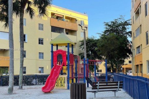 Copropriété à vendre à Miami, Floride: 3 chambres, 123.1 m2 № 2189334 - photo 3