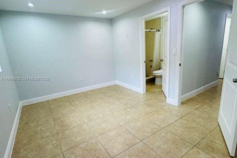Copropriété à vendre à Miami, Floride: 3 chambres, 123.1 m2 № 2189334 - photo 25
