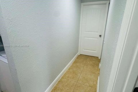 Copropriété à vendre à Miami, Floride: 3 chambres, 123.1 m2 № 2189334 - photo 17