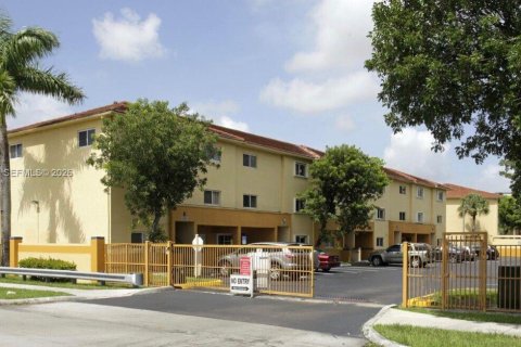 Copropriété à vendre à Miami, Floride: 3 chambres, 123.1 m2 № 2189334 - photo 4