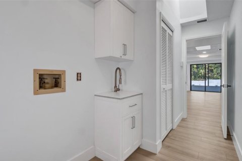 Villa ou maison à louer à Palm Harbor, Floride: 3 chambres, 180.88 m2 № 1829606 - photo 15