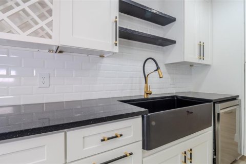 Villa ou maison à louer à Palm Harbor, Floride: 3 chambres, 180.88 m2 № 1829606 - photo 12