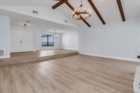 Villa ou maison à louer à Palm Harbor, Floride: 3 chambres, 180.88 m2 № 1829606 - photo 3