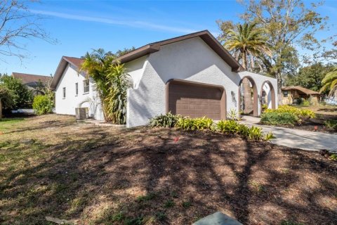 Villa ou maison à louer à Palm Harbor, Floride: 3 chambres, 180.88 m2 № 1829606 - photo 2