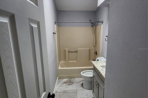 House in Deltona, Florida 3 bedrooms, 99.68 sq.m. № 1915824 - photo 6