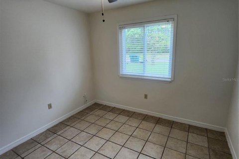 House in Deltona, Florida 3 bedrooms, 99.68 sq.m. № 1915824 - photo 8