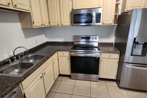House in Deltona, Florida 3 bedrooms, 99.68 sq.m. № 1915824 - photo 5