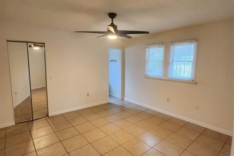 House in Deltona, Florida 3 bedrooms, 99.68 sq.m. № 1915824 - photo 2
