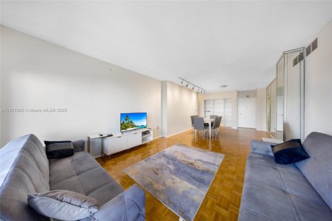 Снять в аренду кондоминиум в Халландейл-Бич, Флорида 1 спальня, 80.82м2, № 1975775 - фото 5