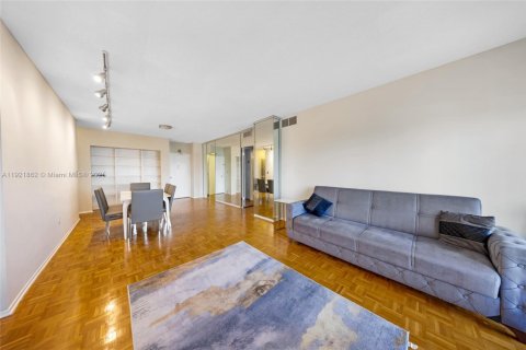 Снять в аренду кондоминиум в Халландейл-Бич, Флорида 1 спальня, 80.82м2, № 1975775 - фото 11