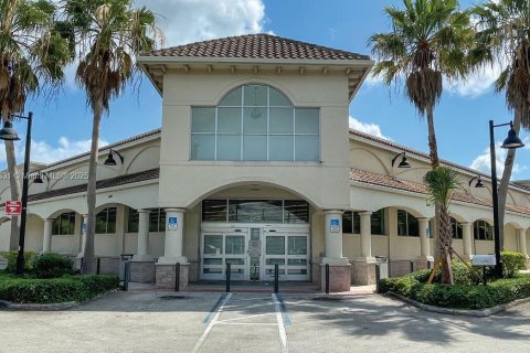 Commercial property in Miramar, Florida № 2077008 - photo 2