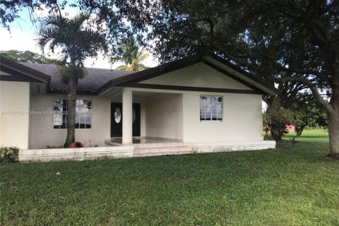 Villa ou maison à vendre à Homestead, Floride: 4 chambres, 232.26 m2 № 1706525 - photo 9