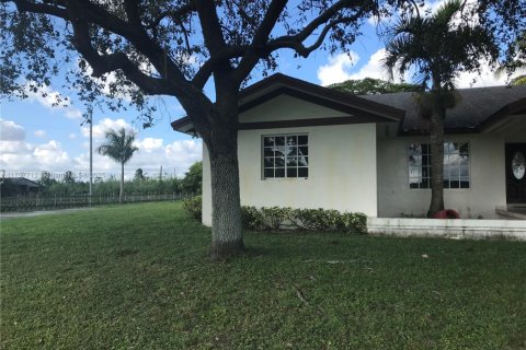 Villa ou maison à vendre à Homestead, Floride: 4 chambres, 232.26 m2 № 1706525 - photo 10